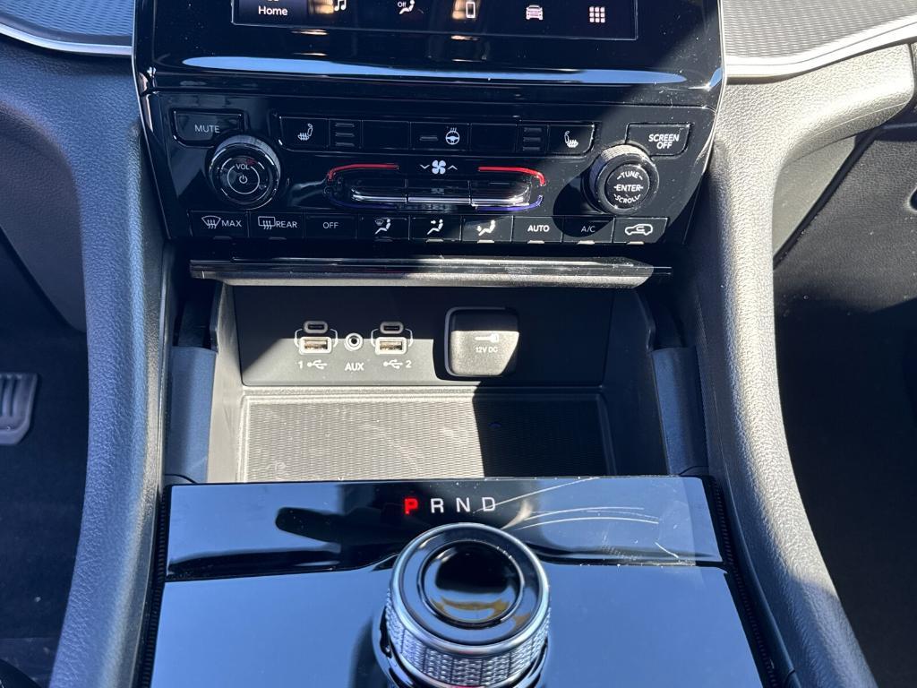 new 2025 Jeep Grand Cherokee car, priced at $35,988