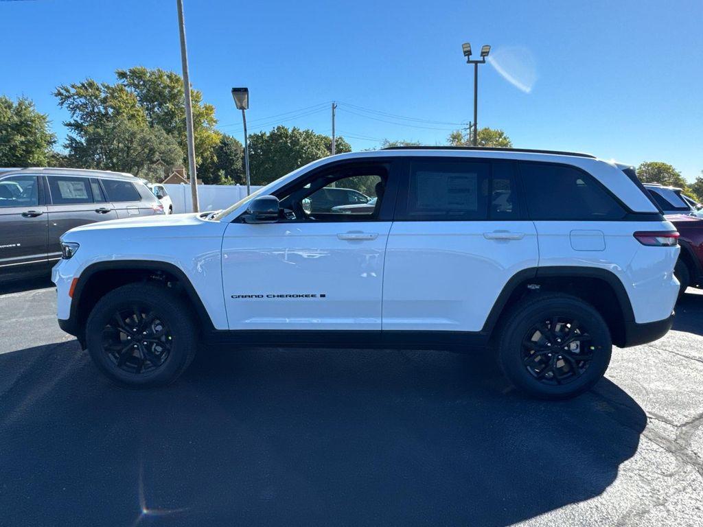 new 2025 Jeep Grand Cherokee car, priced at $35,988