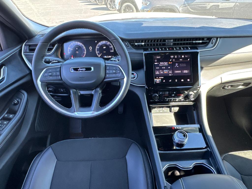 new 2025 Jeep Grand Cherokee car, priced at $35,988