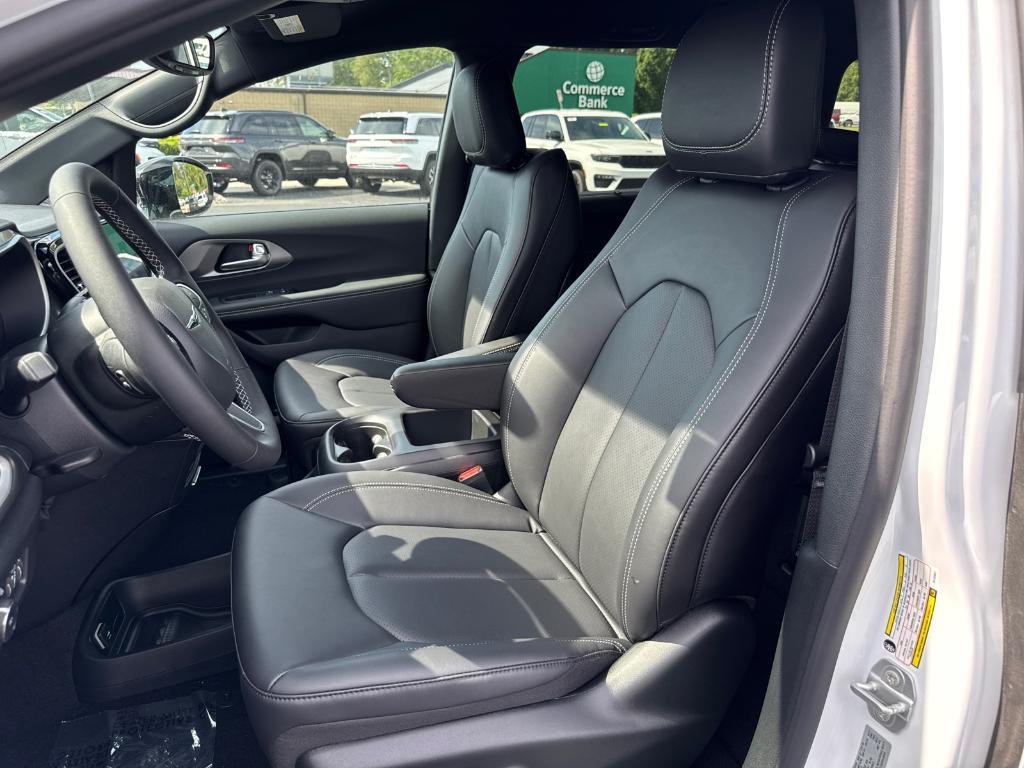 new 2026 Chrysler Pacifica car, priced at $39,988