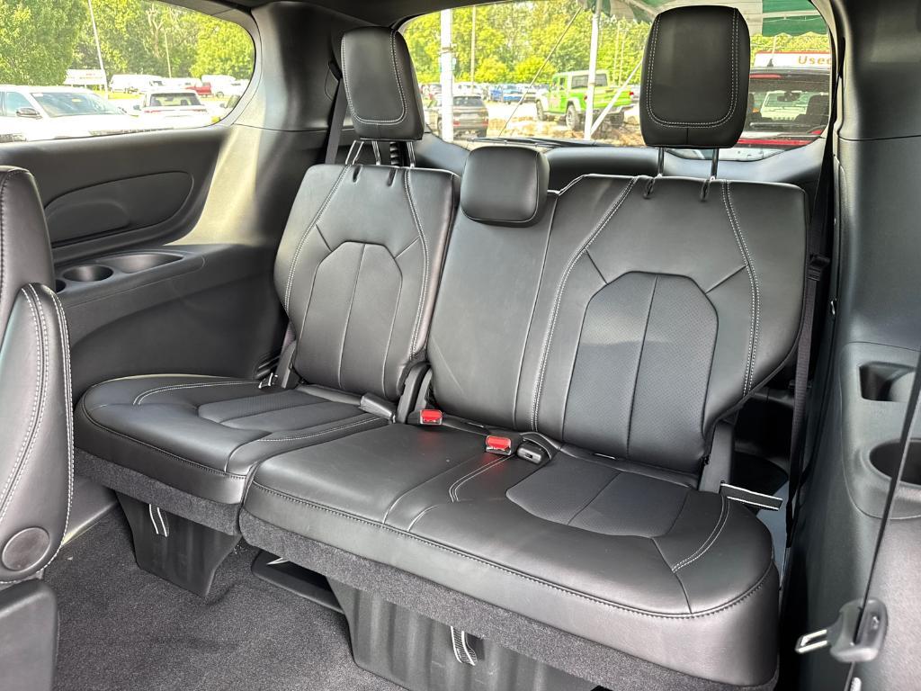 new 2026 Chrysler Pacifica car, priced at $39,988