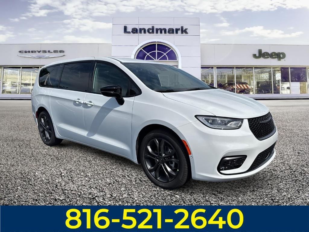 new 2026 Chrysler Pacifica car, priced at $39,988