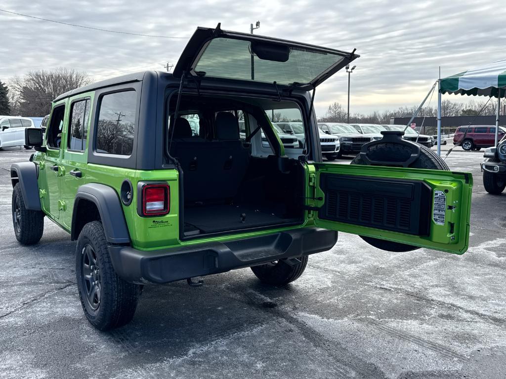 new 2025 Jeep Wrangler car, priced at $46,075