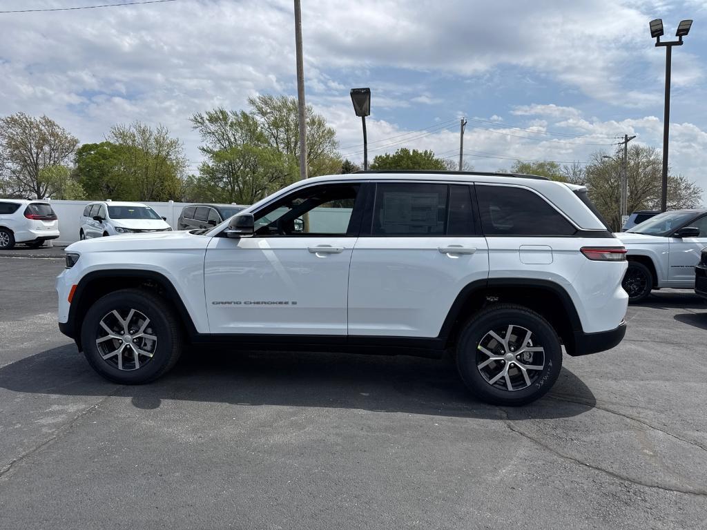 new 2025 Jeep Grand Cherokee car, priced at $42,988