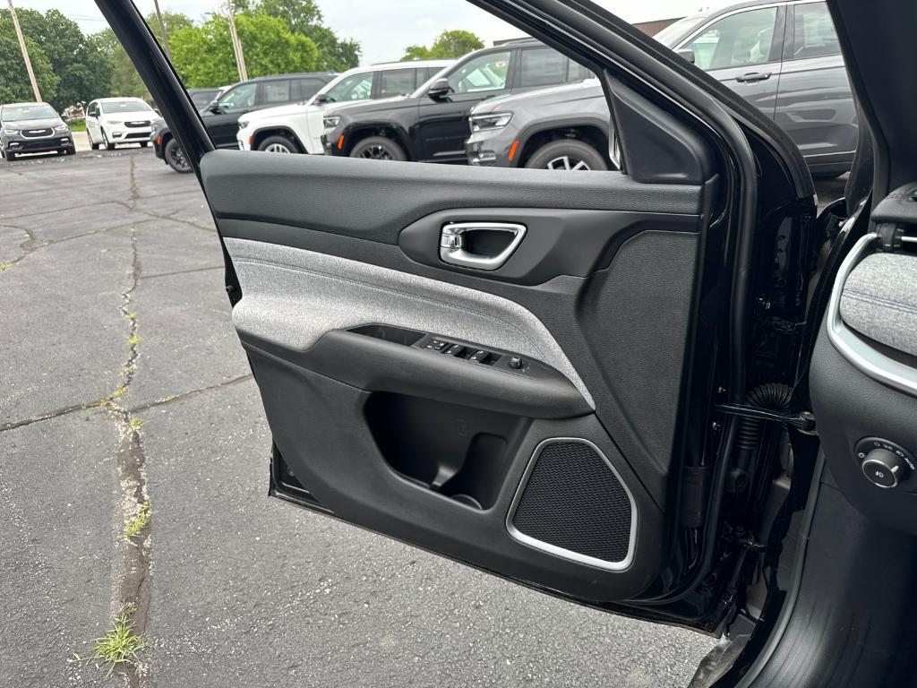 new 2025 Jeep Compass car, priced at $22,988