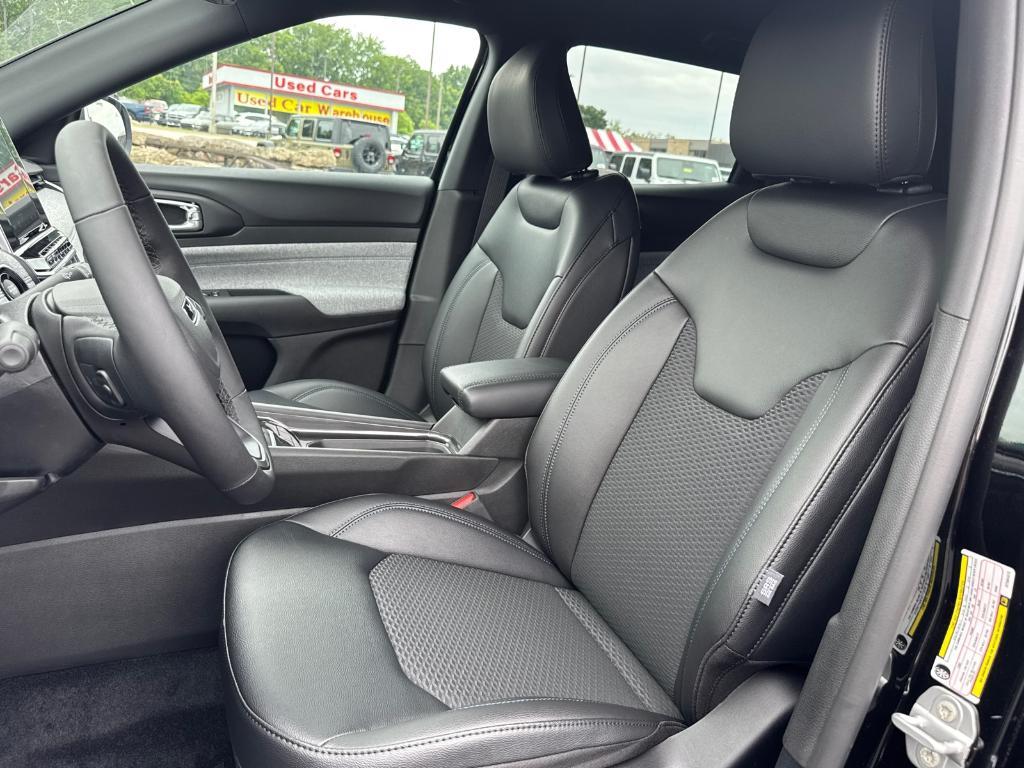 new 2025 Jeep Compass car, priced at $22,988