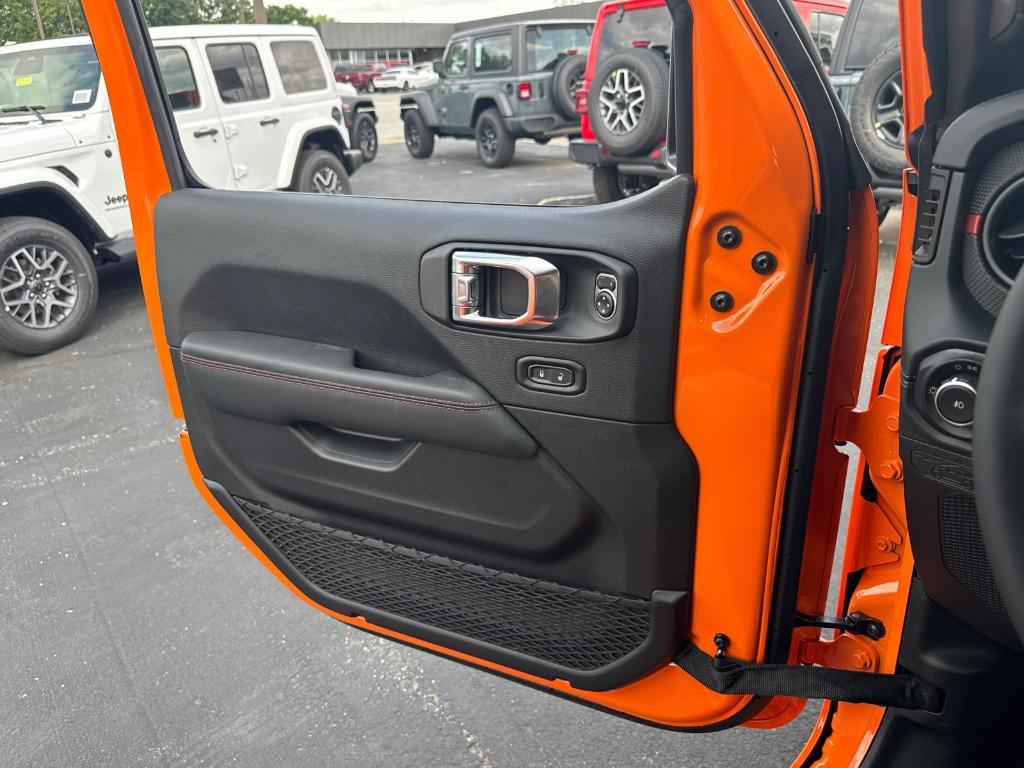new 2025 Jeep Wrangler car, priced at $54,988