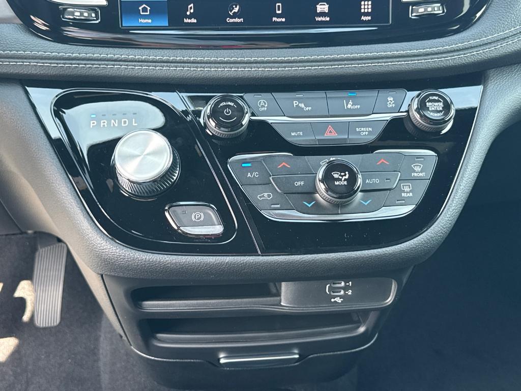 new 2026 Chrysler Pacifica car, priced at $38,988