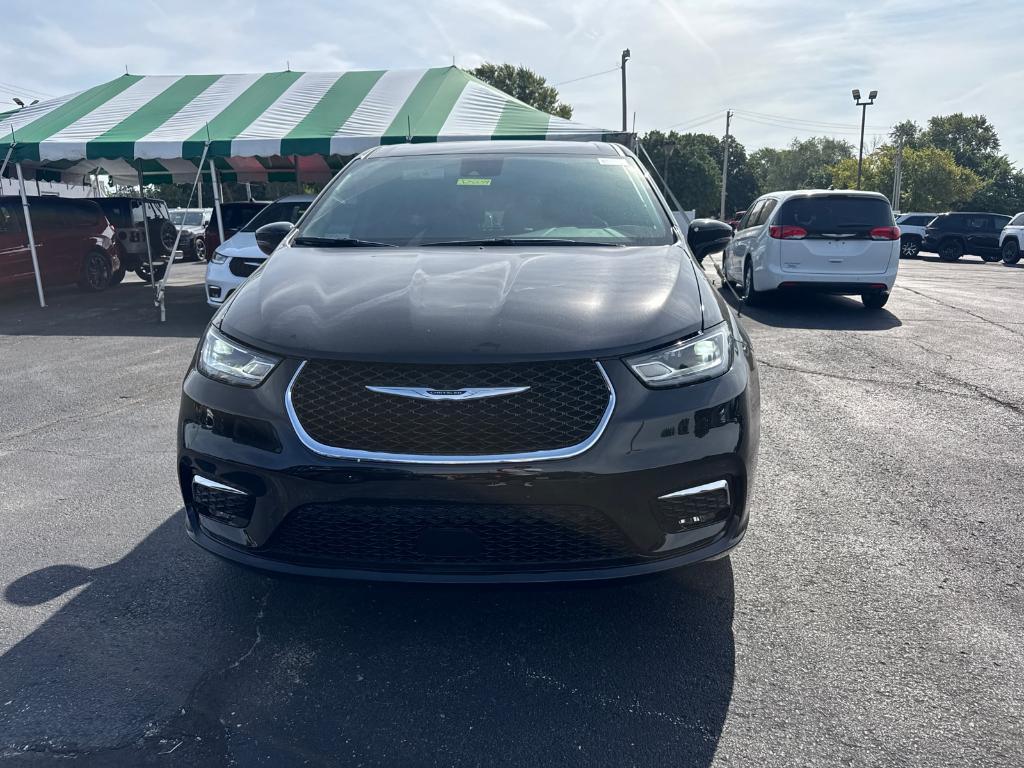 new 2026 Chrysler Pacifica car, priced at $38,988