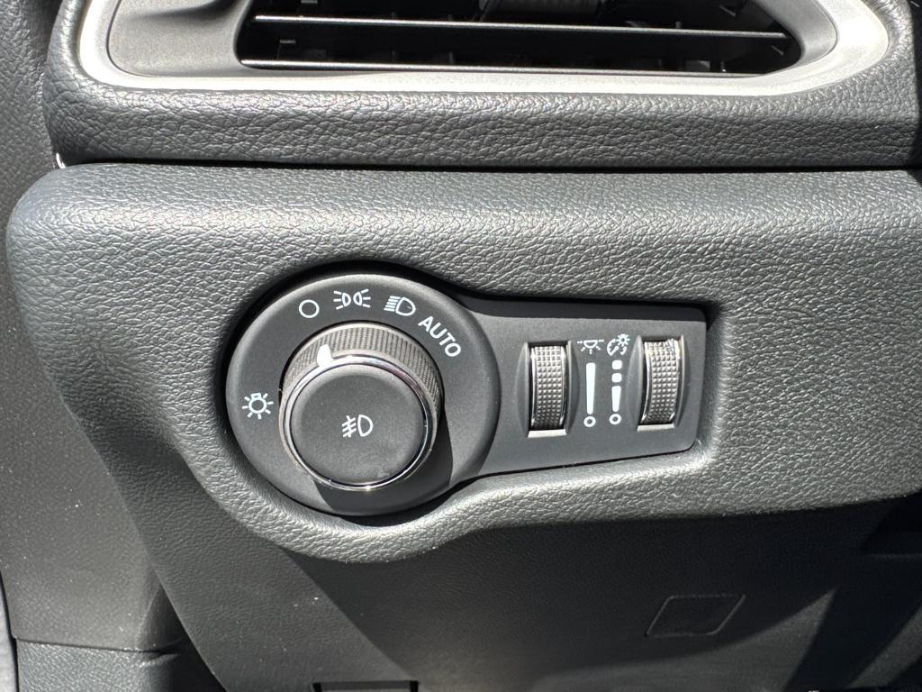 new 2026 Chrysler Pacifica car, priced at $38,988