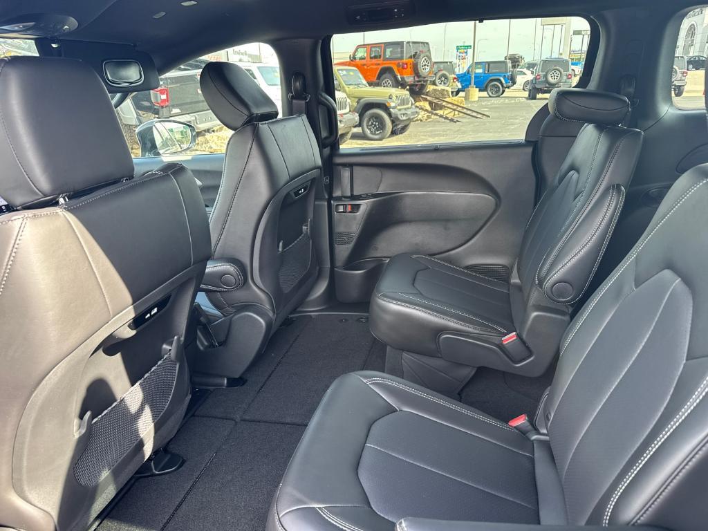 new 2026 Chrysler Pacifica car, priced at $38,988