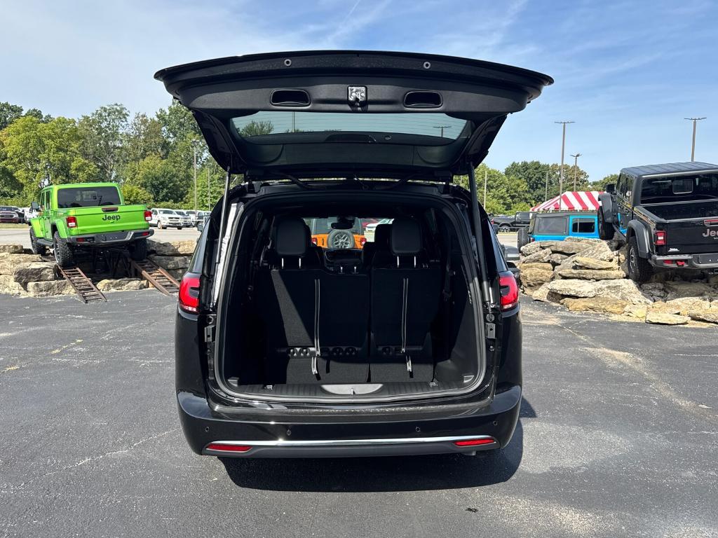 new 2026 Chrysler Pacifica car, priced at $38,988