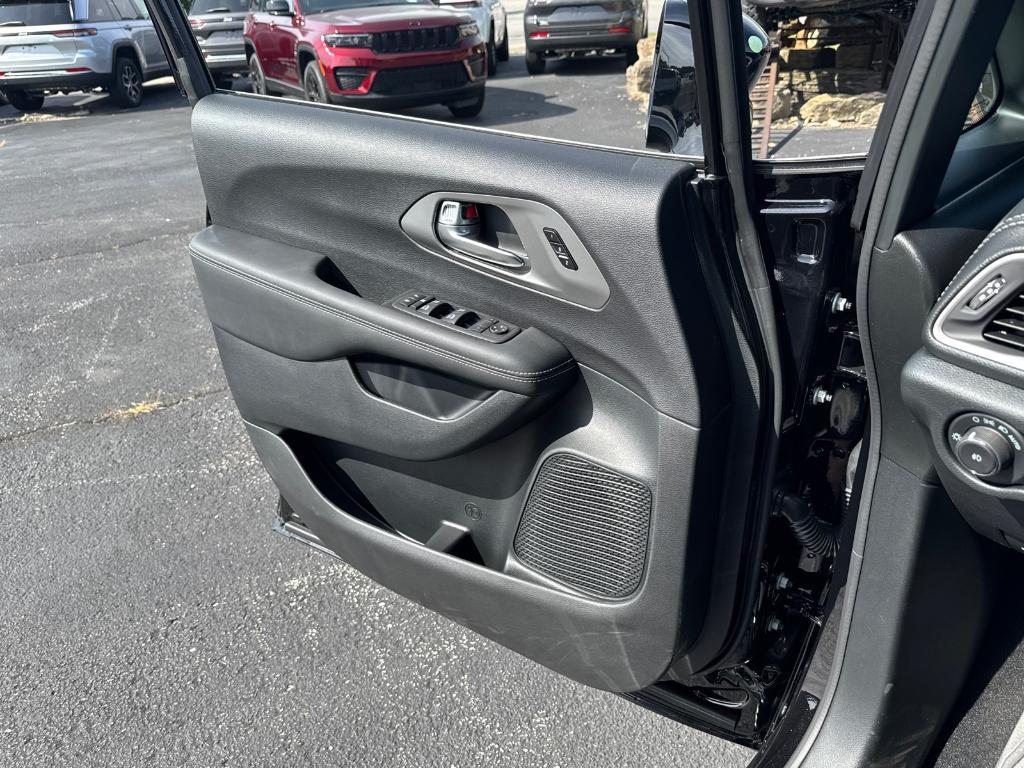 new 2026 Chrysler Pacifica car, priced at $38,988