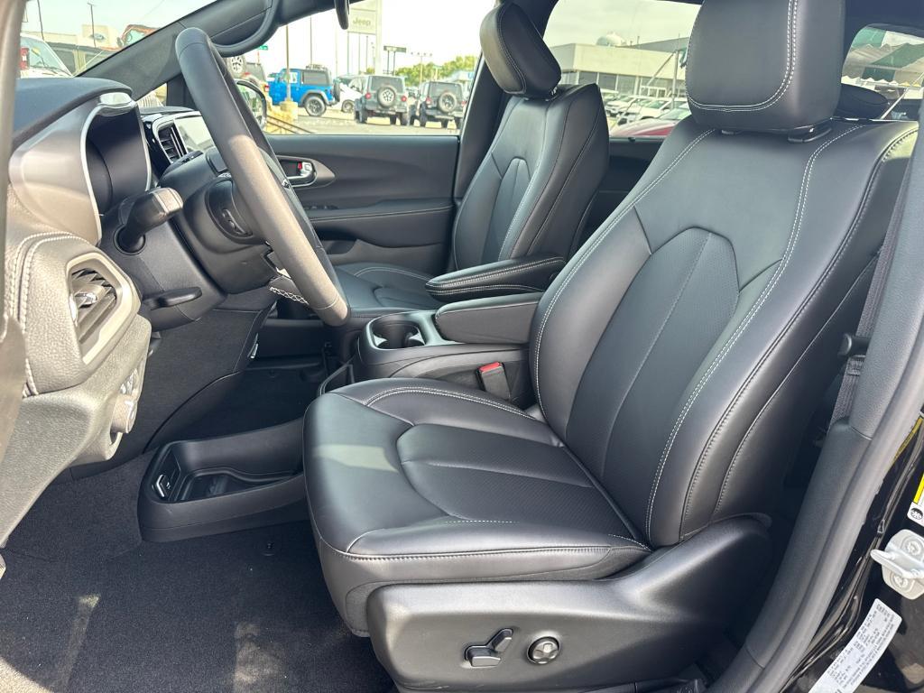 new 2026 Chrysler Pacifica car, priced at $38,988