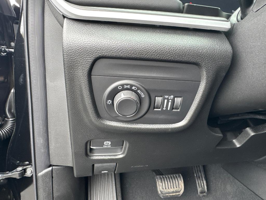 new 2025 Jeep Grand Cherokee L car, priced at $49,725