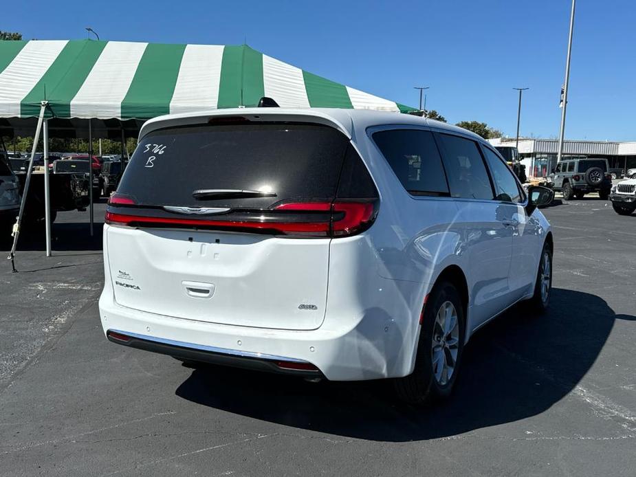 new 2025 Chrysler Pacifica car, priced at $38,988