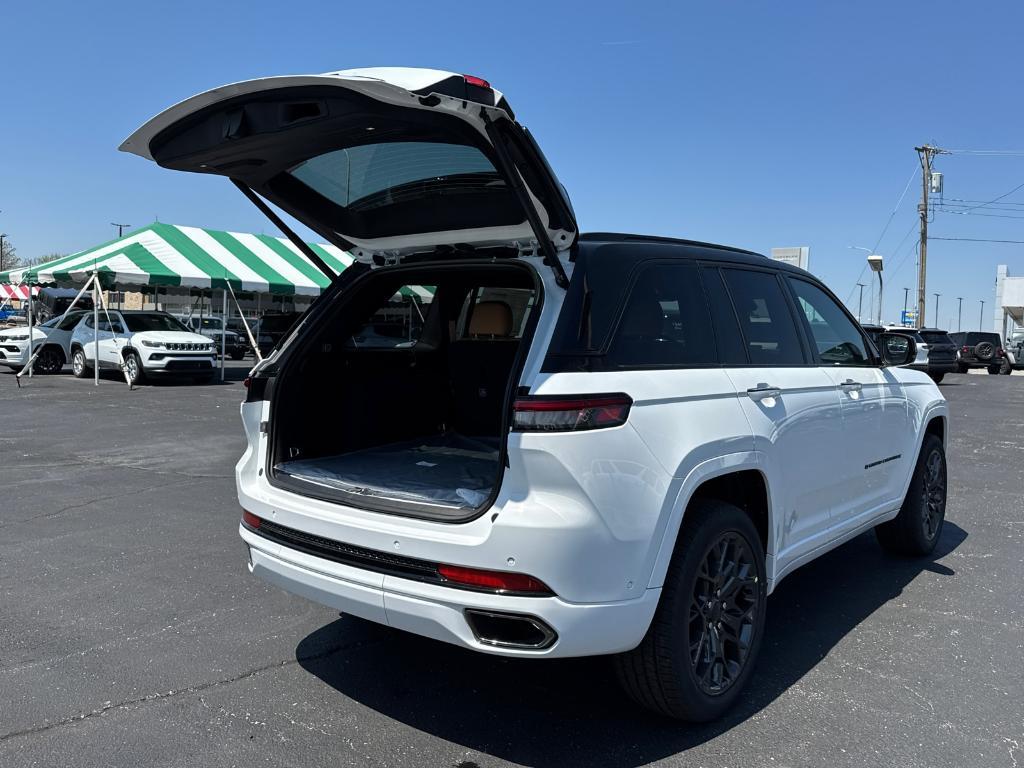 new 2025 Jeep Grand Cherokee car, priced at $57,988
