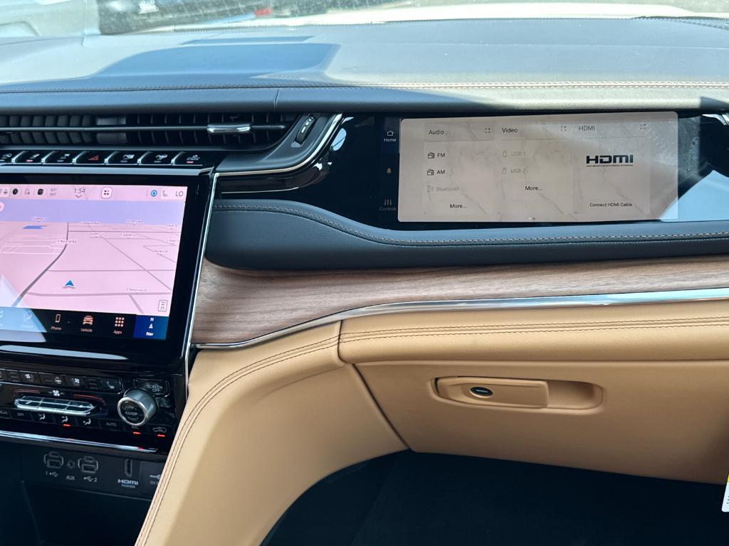 new 2025 Jeep Grand Cherokee car, priced at $59,988