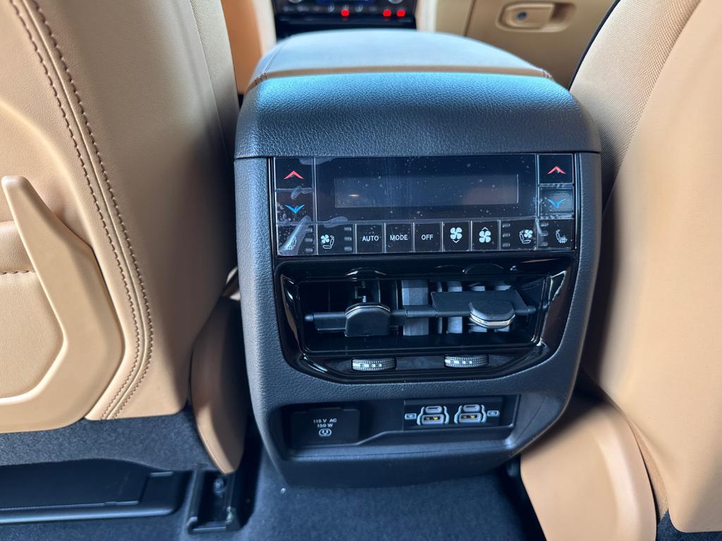 new 2025 Jeep Grand Cherokee car, priced at $57,988