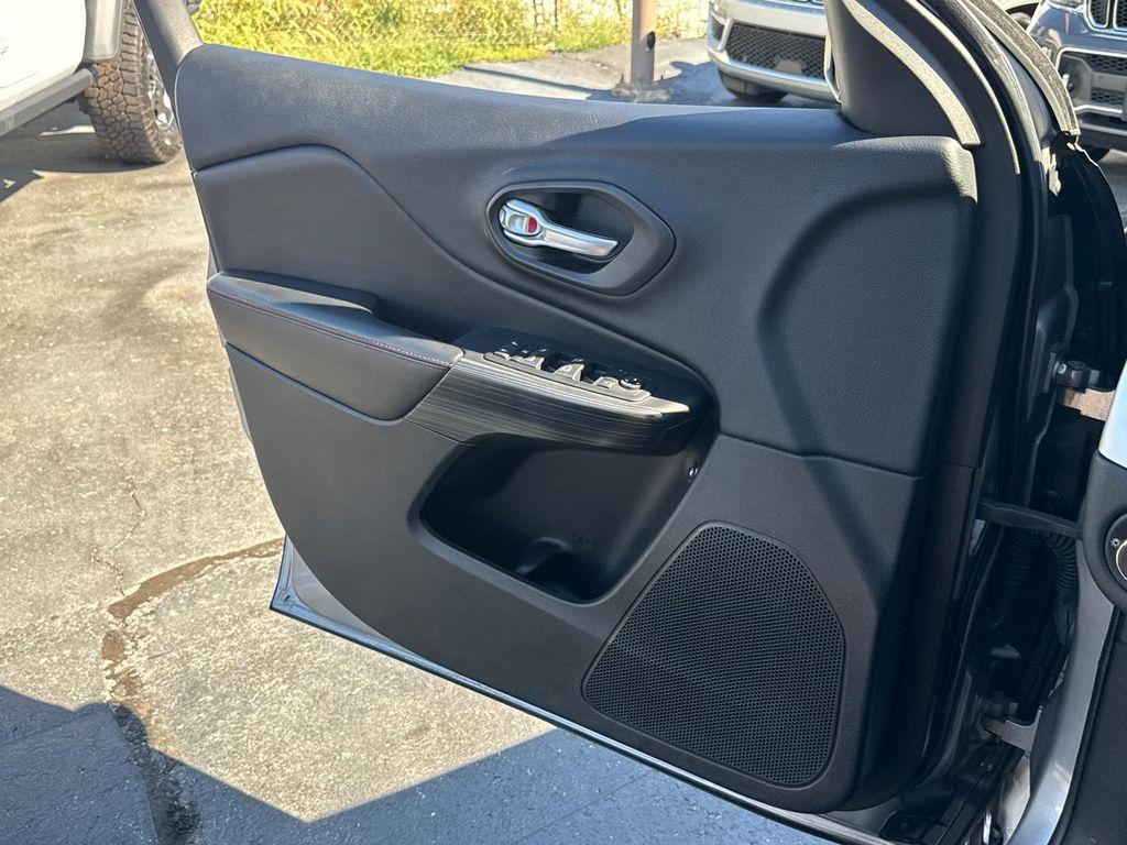 used 2016 Jeep Cherokee car, priced at $14,988