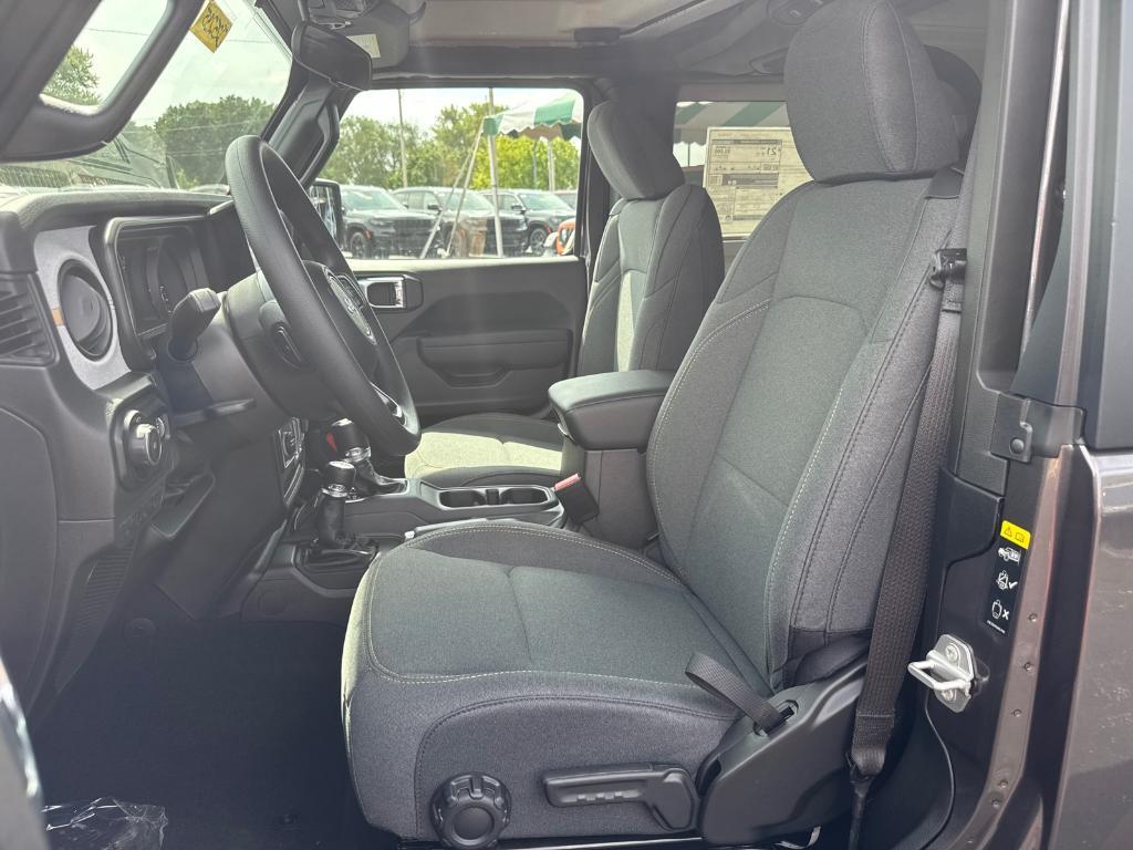 new 2025 Jeep Wrangler car, priced at $39,575