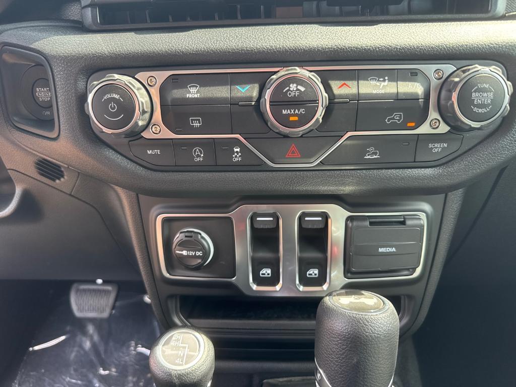 new 2025 Jeep Wrangler car, priced at $39,575