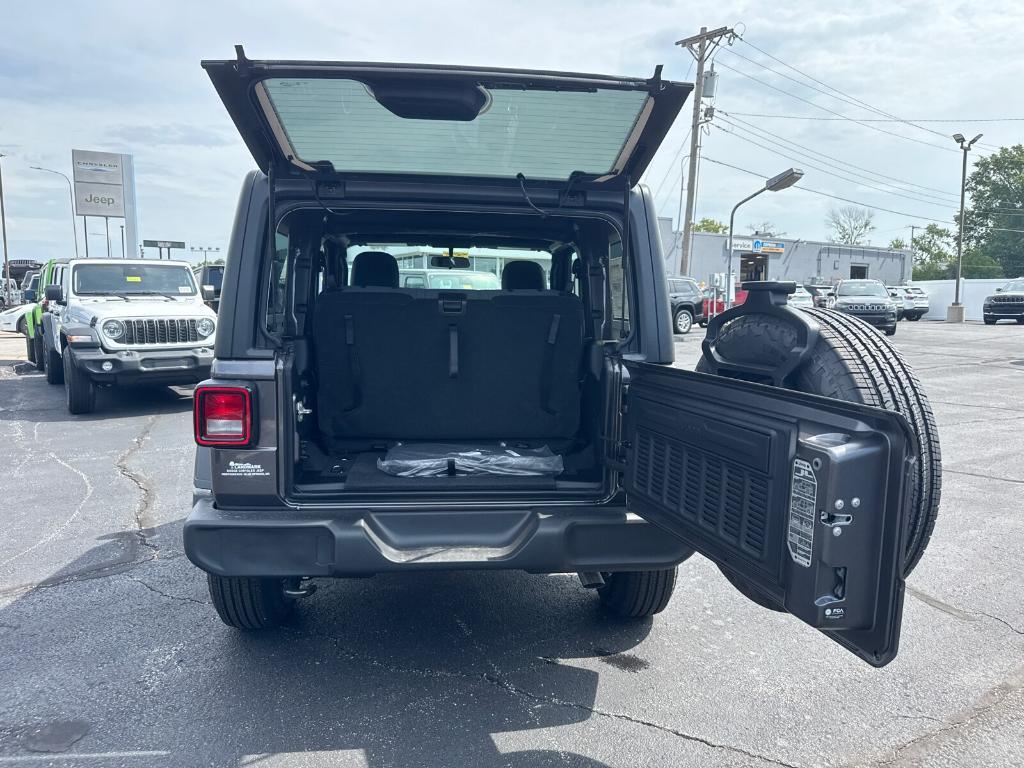 new 2025 Jeep Wrangler car, priced at $39,575