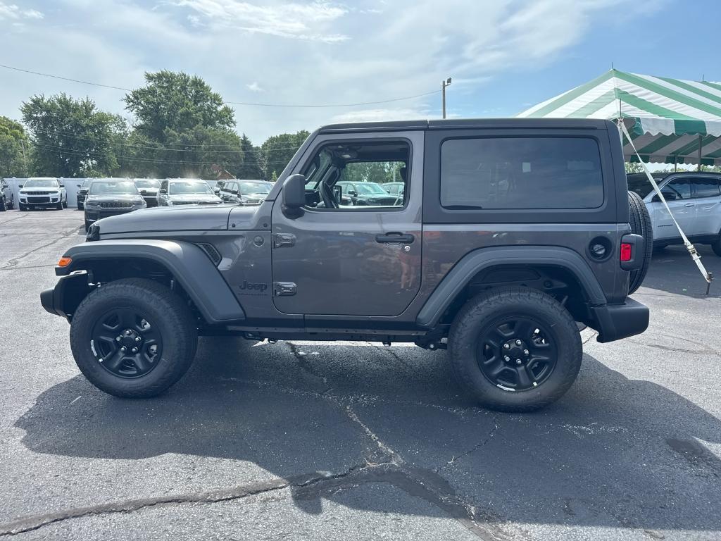 new 2025 Jeep Wrangler car, priced at $39,575