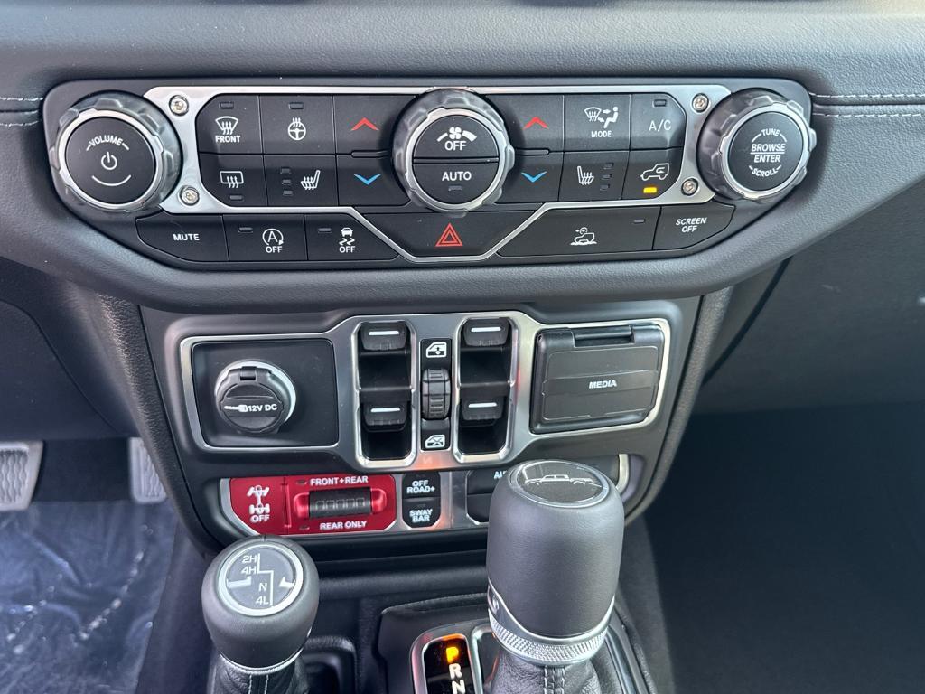 new 2025 Jeep Gladiator car, priced at $47,988
