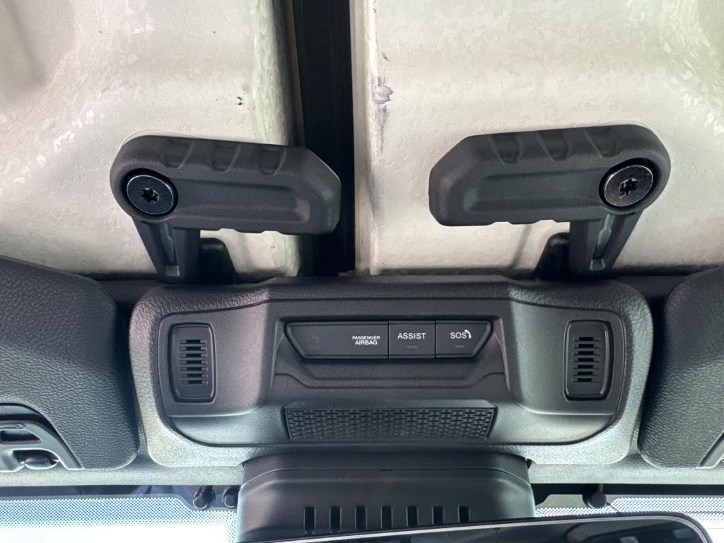new 2025 Jeep Gladiator car, priced at $49,988