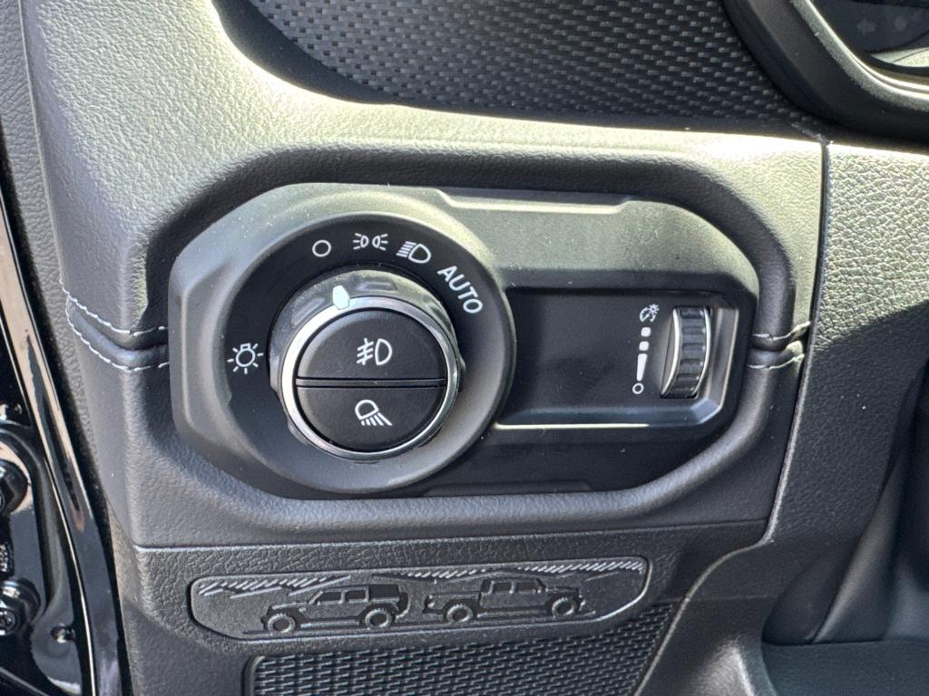 new 2025 Jeep Gladiator car, priced at $49,988
