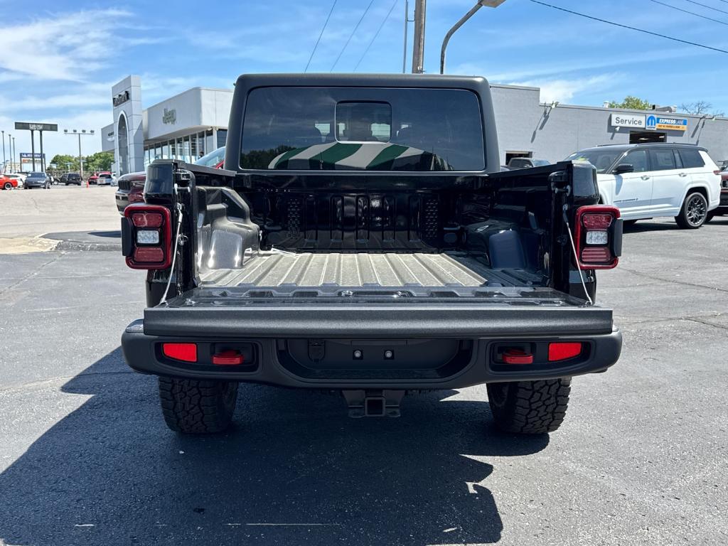 new 2025 Jeep Gladiator car, priced at $47,988