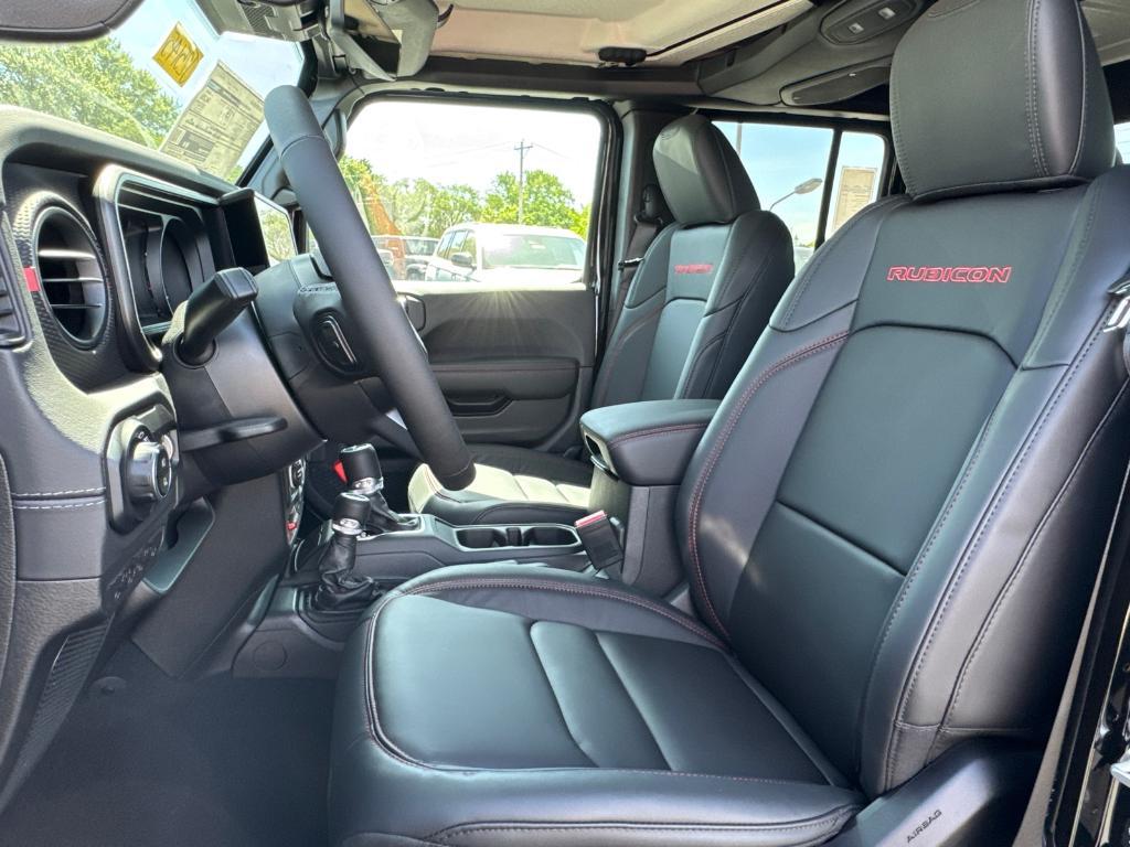 new 2025 Jeep Gladiator car, priced at $47,988