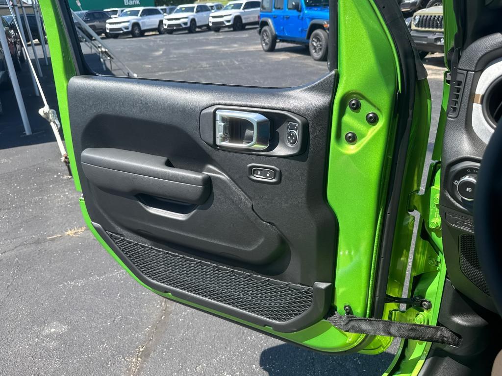 new 2025 Jeep Wrangler car, priced at $41,988