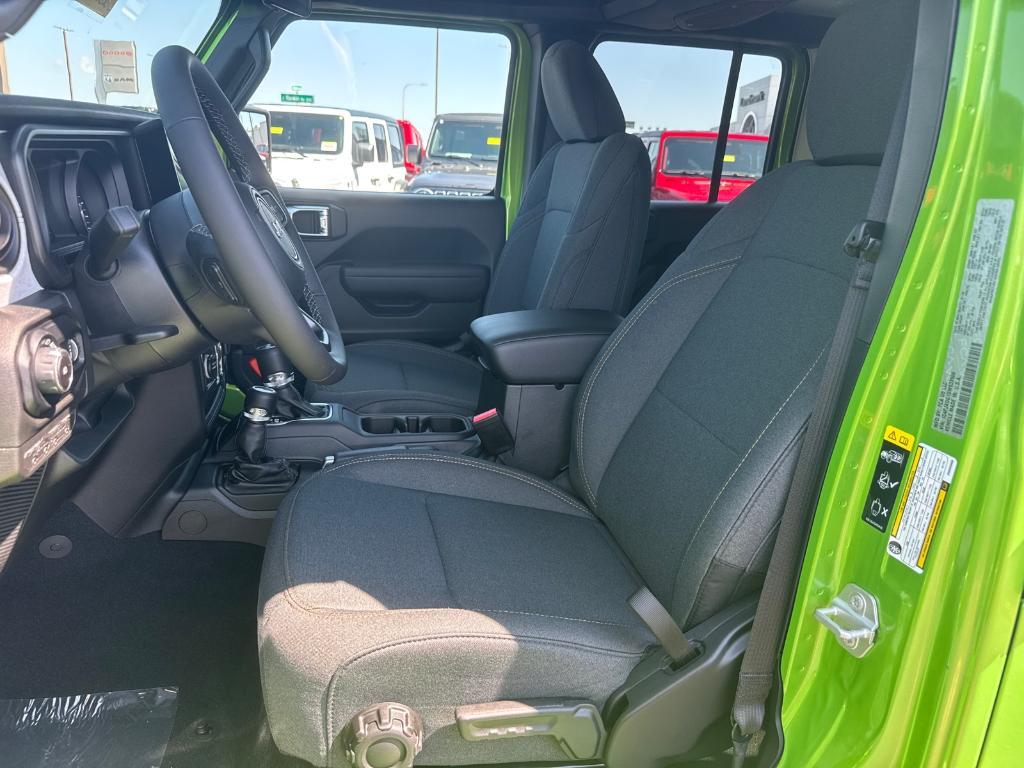 new 2025 Jeep Wrangler car, priced at $41,988