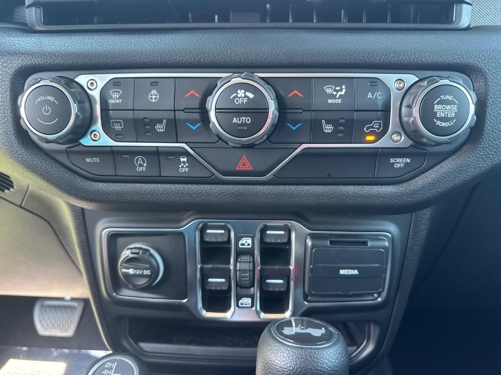 new 2025 Jeep Wrangler car, priced at $41,988
