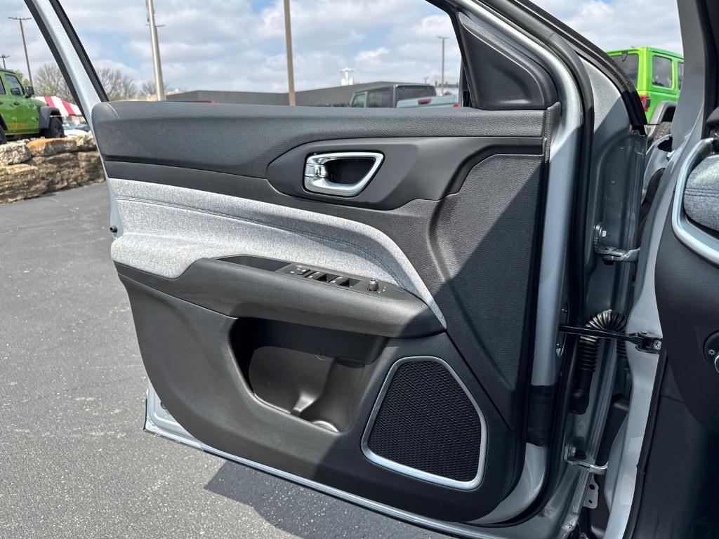new 2025 Jeep Compass car, priced at $30,360