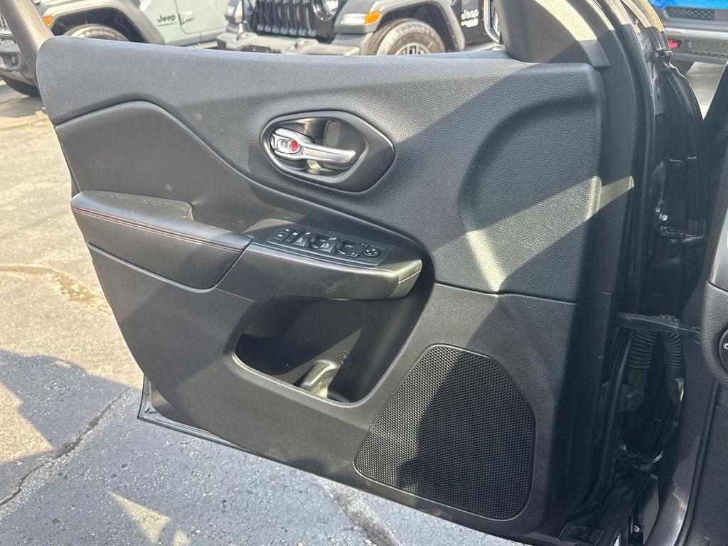 used 2019 Jeep Cherokee car, priced at $17,988