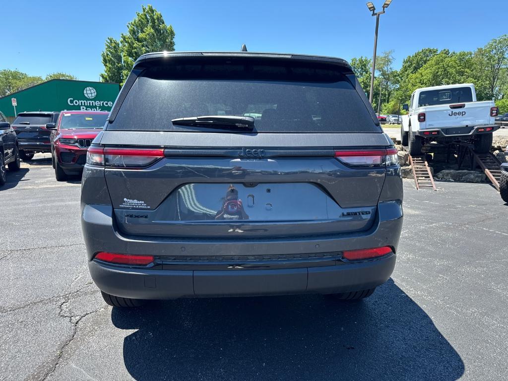 new 2025 Jeep Grand Cherokee car, priced at $38,988