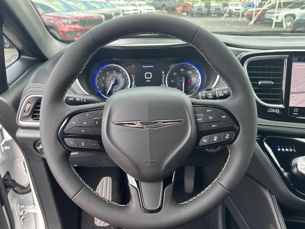 new 2025 Chrysler Pacifica car, priced at $43,988