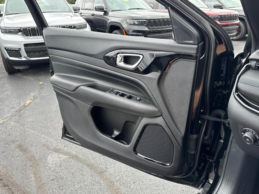 new 2025 Jeep Compass car, priced at $26,988