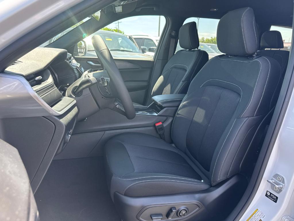 new 2025 Jeep Grand Cherokee L car, priced at $33,988
