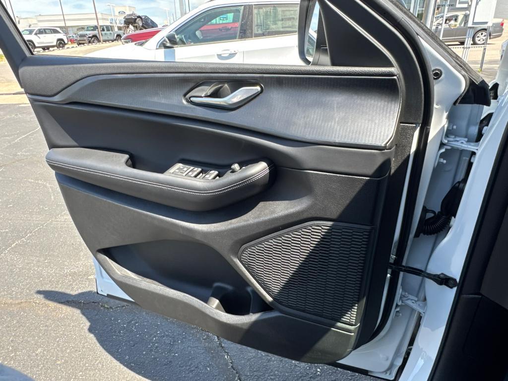 new 2025 Jeep Grand Cherokee L car, priced at $33,988