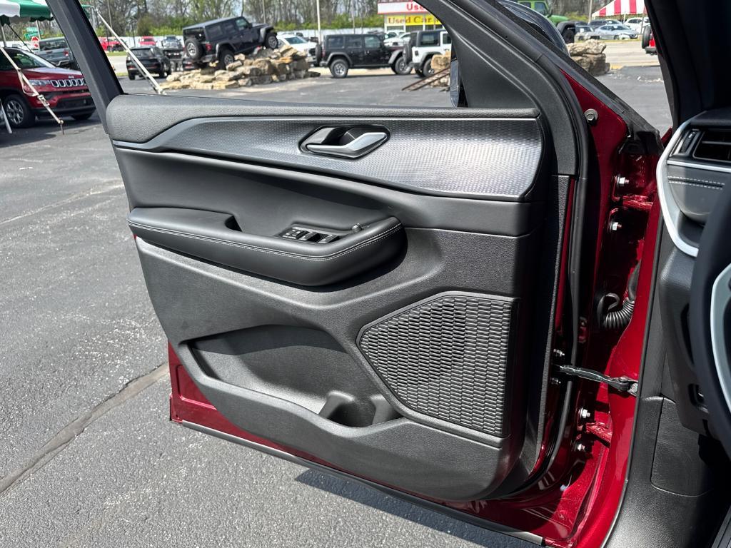 new 2025 Jeep Grand Cherokee L car, priced at $37,988
