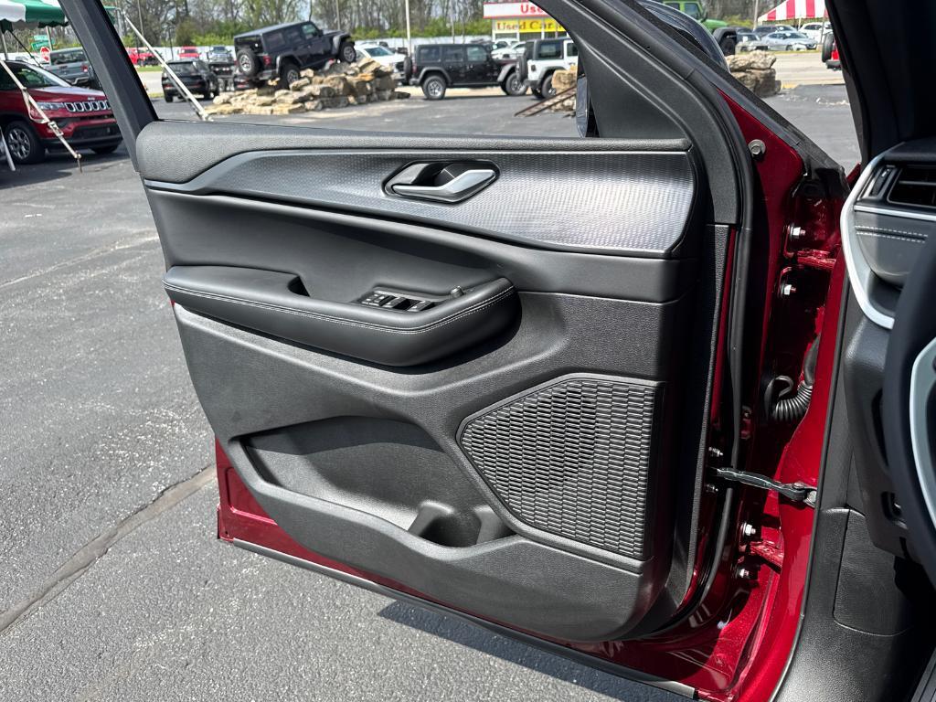 new 2025 Jeep Grand Cherokee L car, priced at $48,730