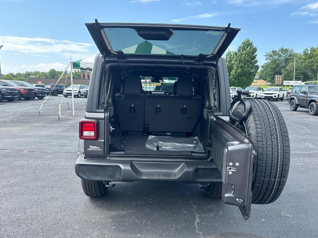 new 2025 Jeep Wrangler car, priced at $40,998