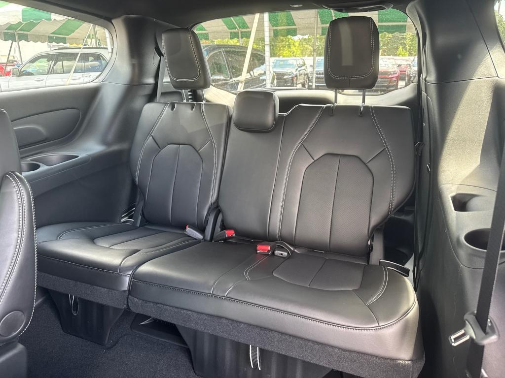 new 2025 Chrysler Pacifica car, priced at $36,988