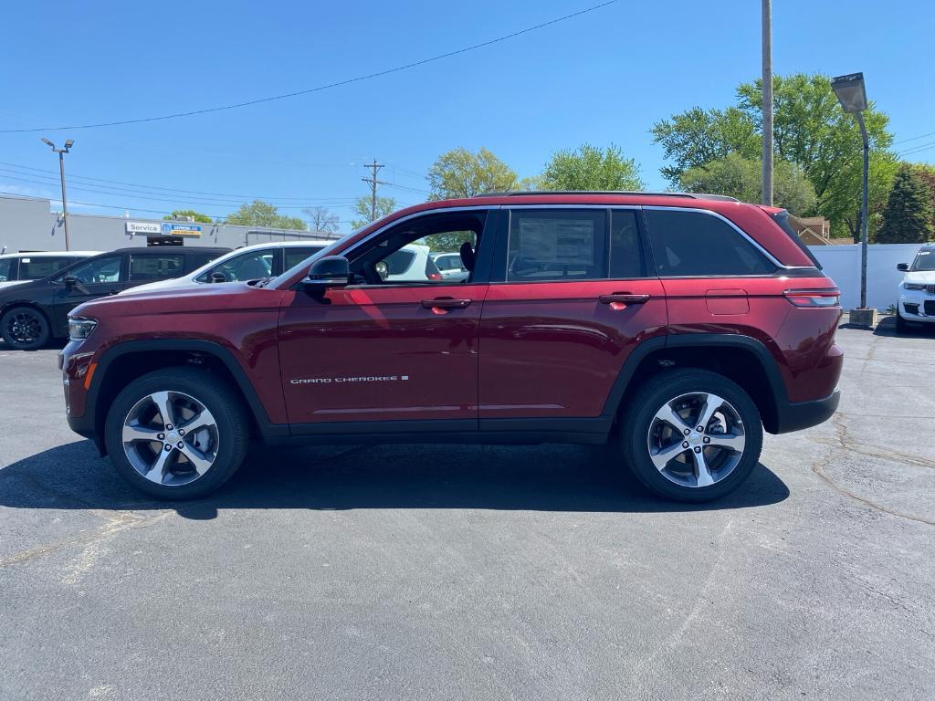 new 2024 Jeep Grand Cherokee car, priced at $37,988