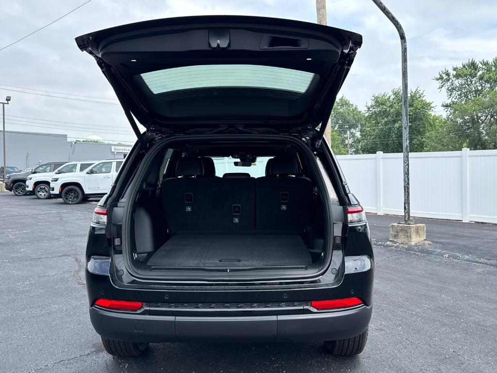 new 2025 Jeep Grand Cherokee car, priced at $35,988