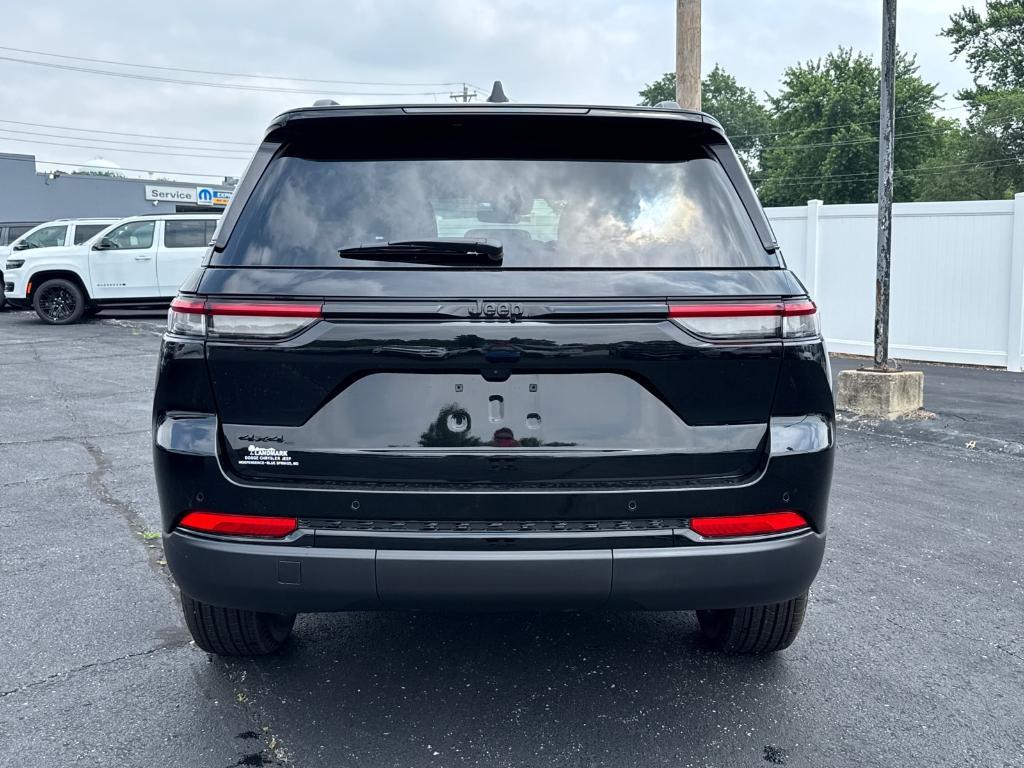 new 2025 Jeep Grand Cherokee car, priced at $35,988